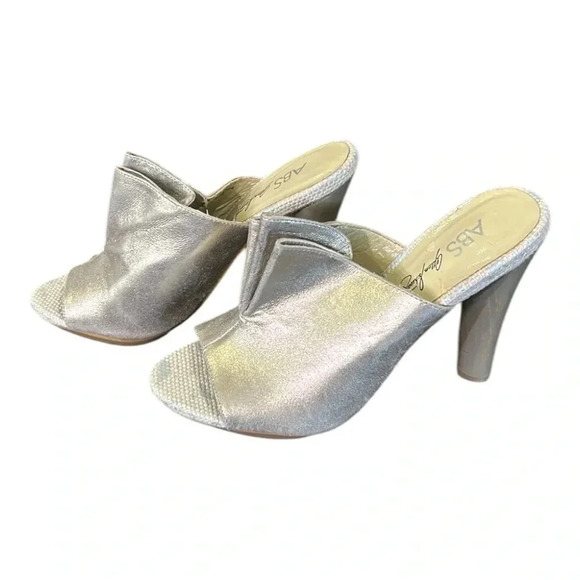 ABS by Allen Schwartz Women's Metallic Ruffle Open Toe Sandal Heel Size 6.5 - Picture 3 of 10